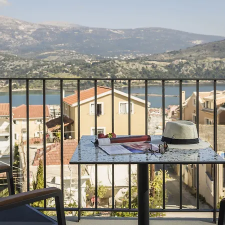 Anthemis Living Aparthotel 4*